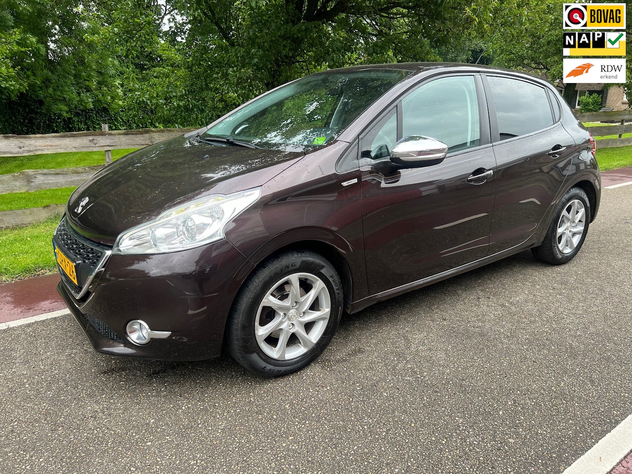 Peugeot 208 - 1.2 VTi Urban Soul Airco, PDC, Trekhaak - AutoWereld.nl