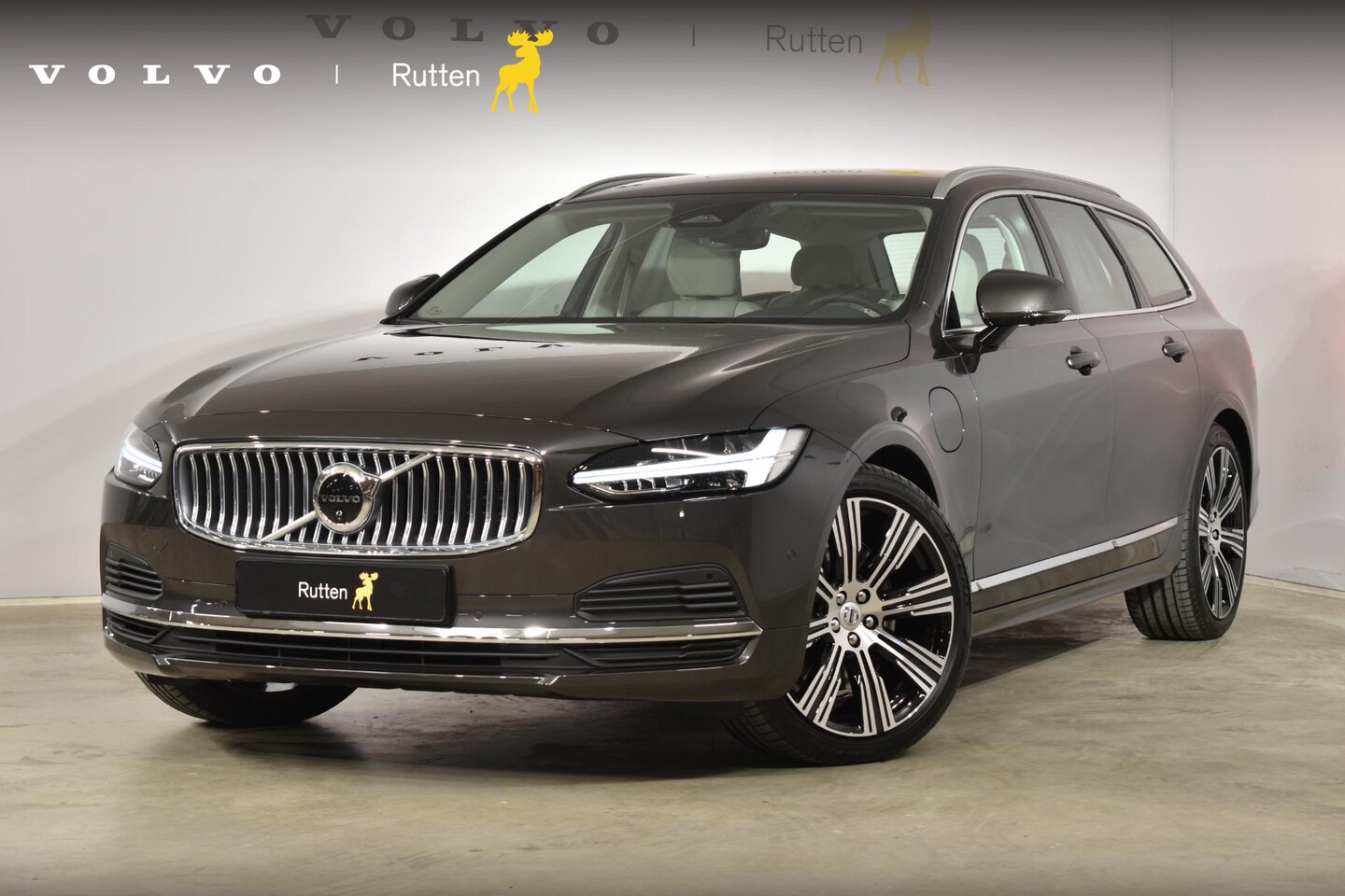 Volvo V90 - T6 350PK Automaat Recharge AWD Plus Bright / Adpatieve cruise control/ BLIS/ Elektrische s - AutoWereld.nl