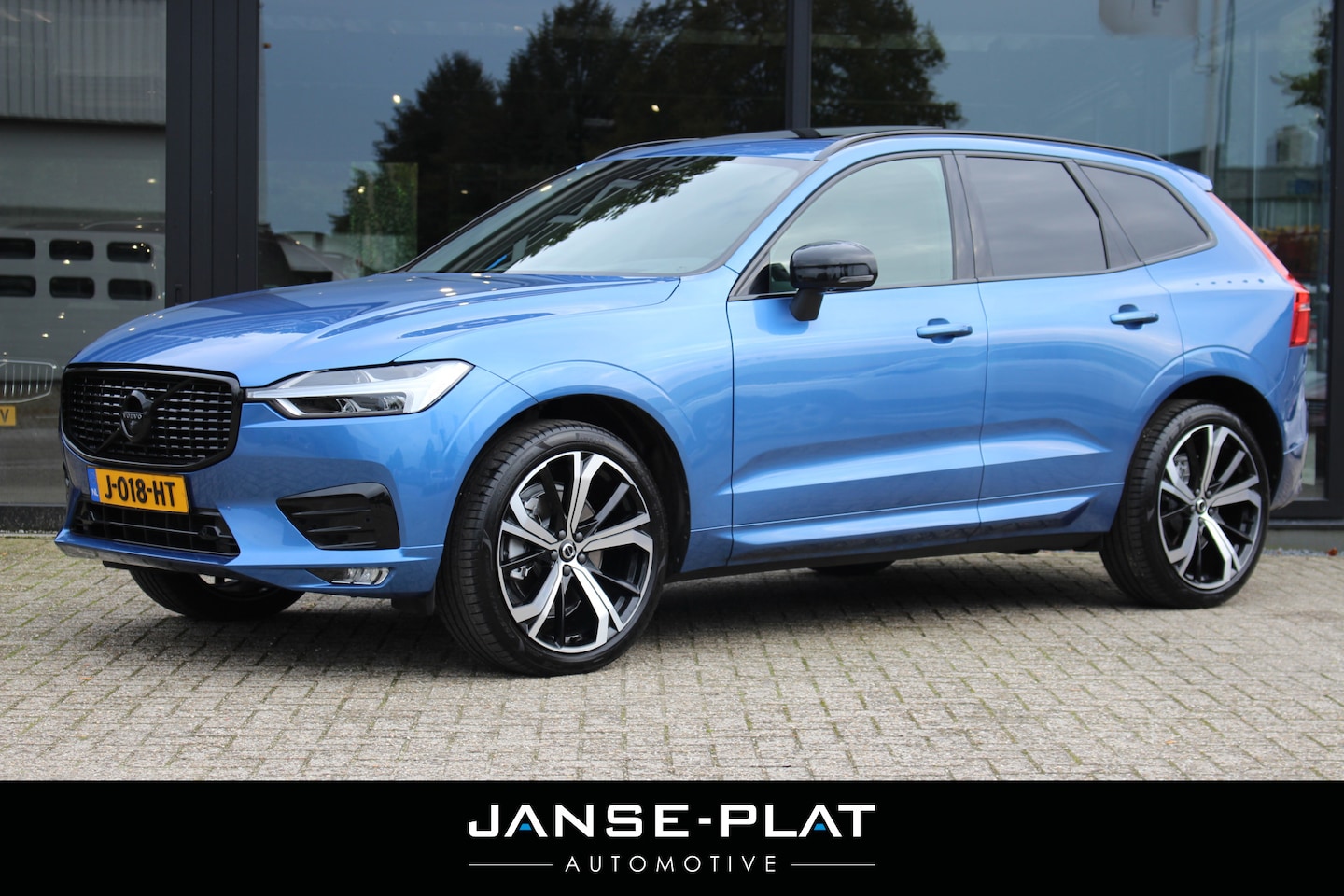 Volvo XC60 - 2.0 B4 R-Design Pano | Adapt. Cruise | 360 Cam - AutoWereld.nl