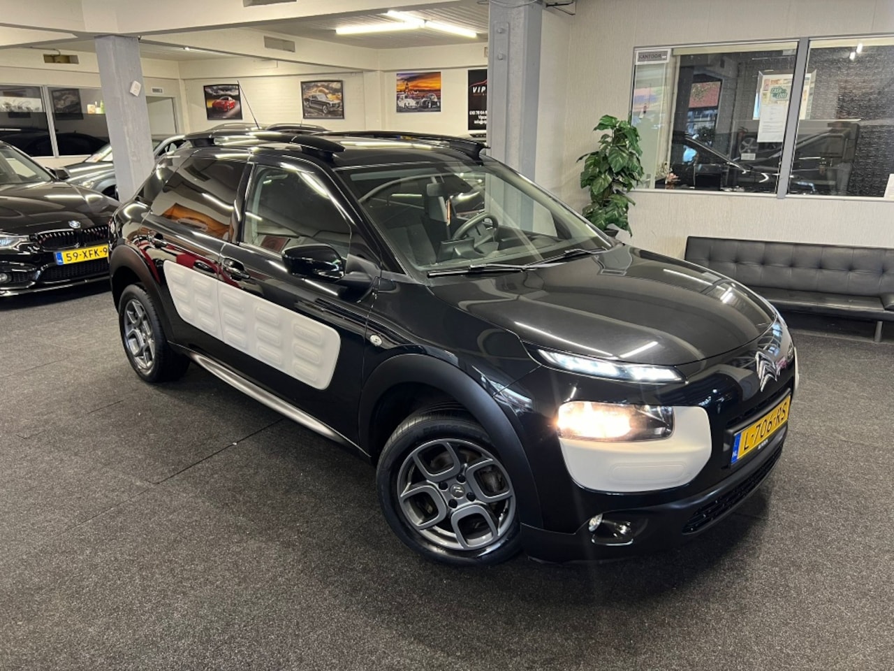 Citroën C4 Cactus - 1.2 *PANO*LED*Velgen*NAVI*2015 - AutoWereld.nl