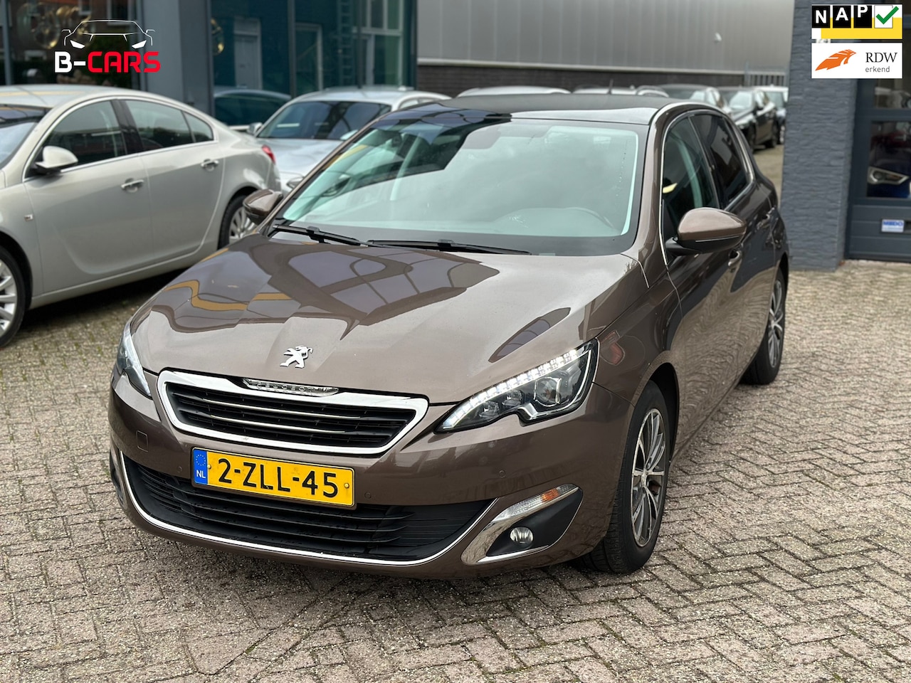 Peugeot 308 - 1.2 e-THP Premium PANO|XENON|CAMERA|NAVI|PDC|NAP!! - AutoWereld.nl