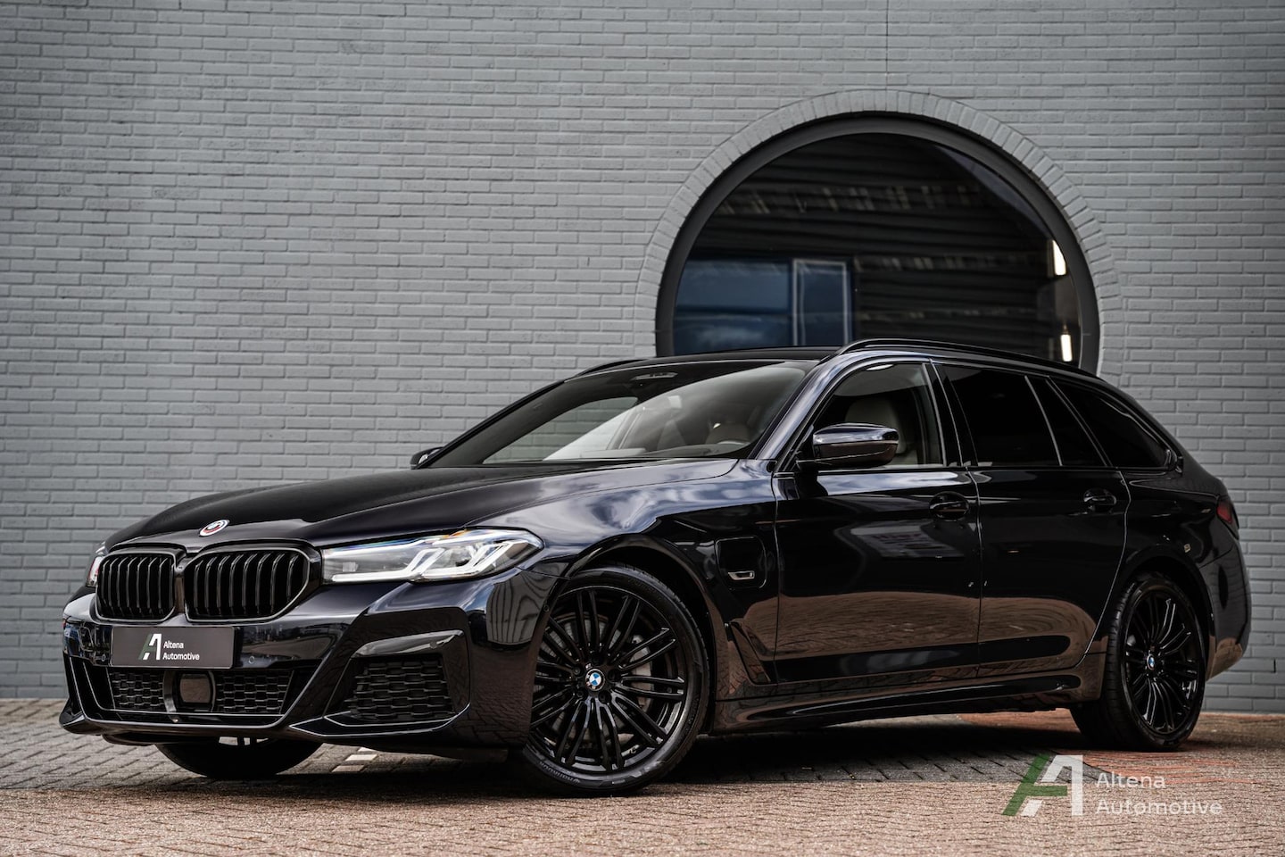 BMW 5-serie Touring - 530e xDrive Business Edition Plus 530e xDrive Business Edition Plus - AutoWereld.nl