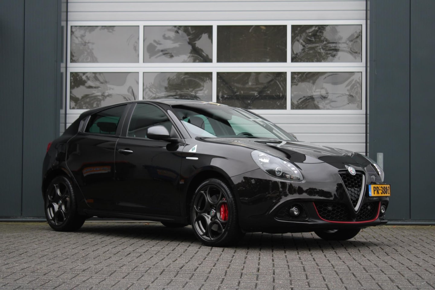 Alfa Romeo Giulietta - 1.4 Turbo MultiAir Super 170pk Clima/Cruise/Navi/PDC/Bi-Xenon/Leder/18"Velgen/APK:08-2025 - AutoWereld.nl