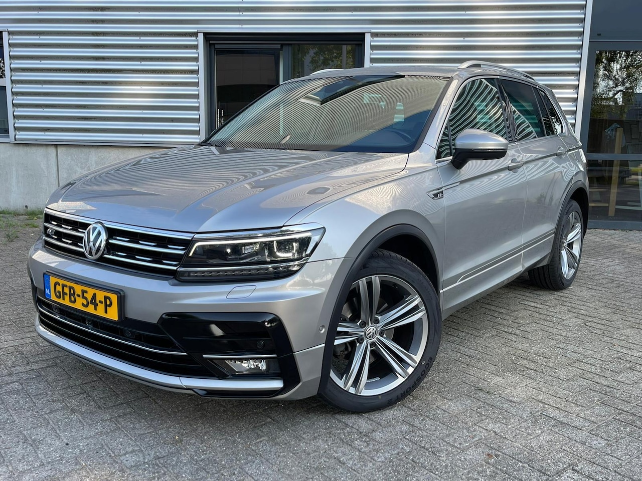 Volkswagen Tiguan - 1.4 TSI 4Motion Highline Business R 1.4 TSI 4Motion Highline Business R - AutoWereld.nl