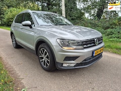 Volkswagen Tiguan - 1.4 TSI ACT Highline / PANORAMADAK / LEER / EL. STOEL