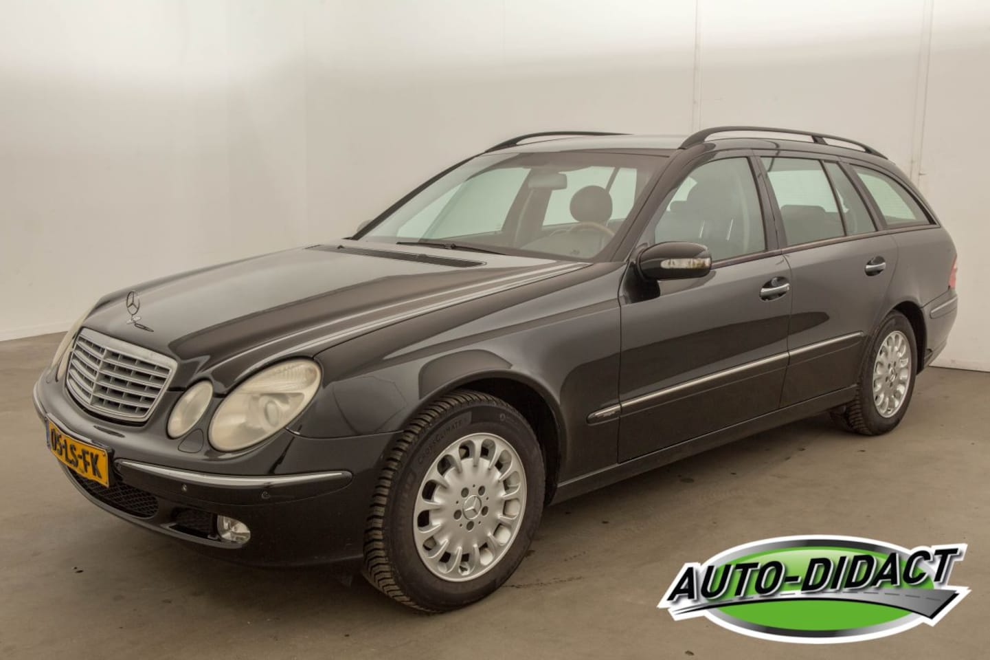 Mercedes-Benz E-klasse - E320 Automaat Avantgarde 7 Pers. - AutoWereld.nl