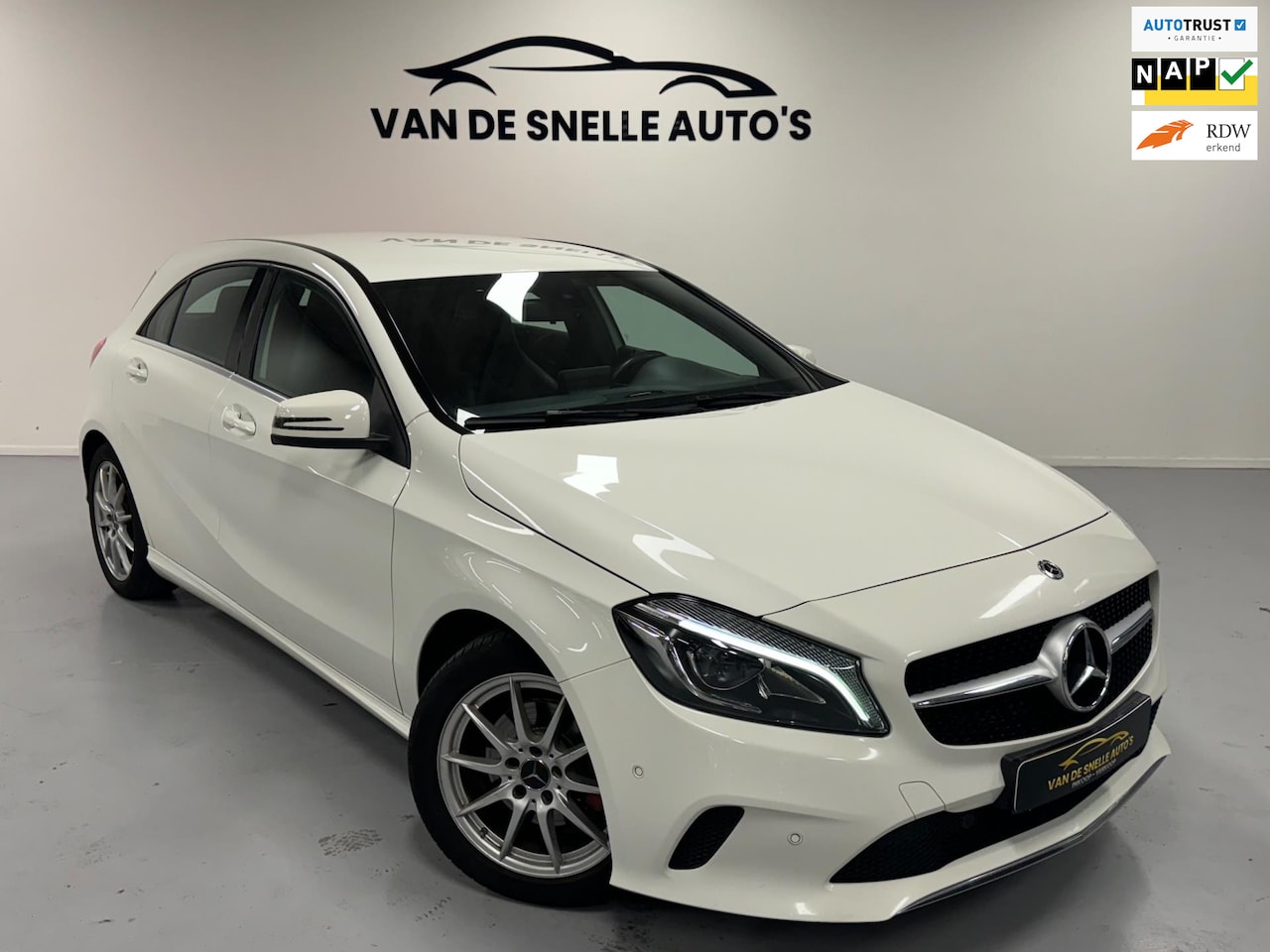 Mercedes-Benz A-klasse - 180 Business Solution AMG LED/PDC - AutoWereld.nl