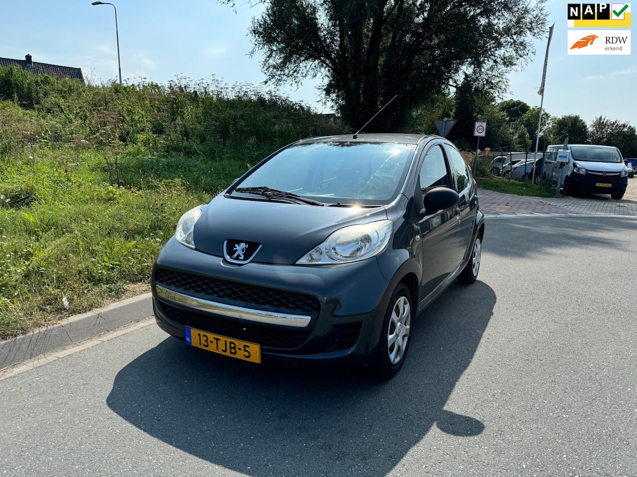 Peugeot 107 - 1.0-12V XR 5Drs Airco - AutoWereld.nl