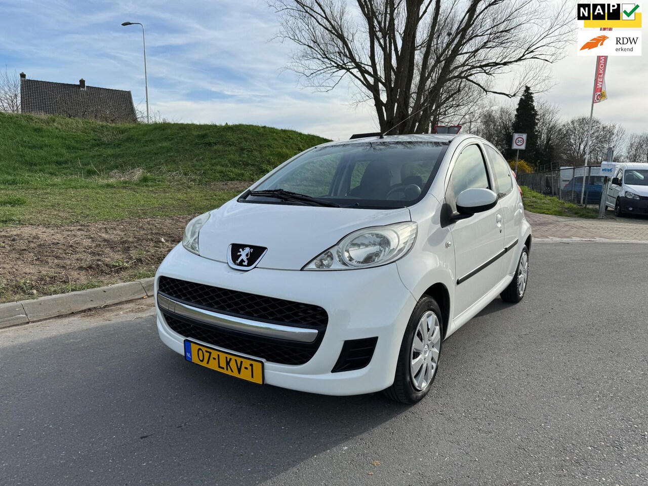 Peugeot 107 - 1.0-12V XS 5Drs Airco - AutoWereld.nl