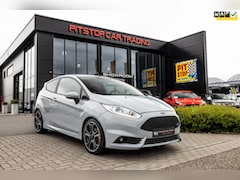 Ford Fiesta - 1.6 ST200, 200PK, Milltek, Dealer Onderhouden