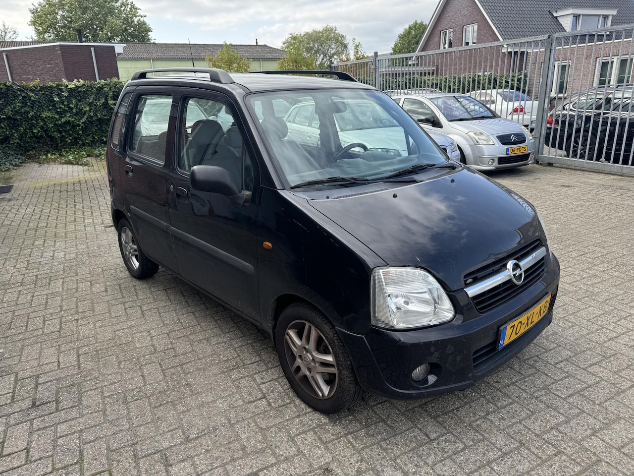 Opel Agila - 1.2-16V Maxx Klusjes auto APK bijna verlopen - AutoWereld.nl