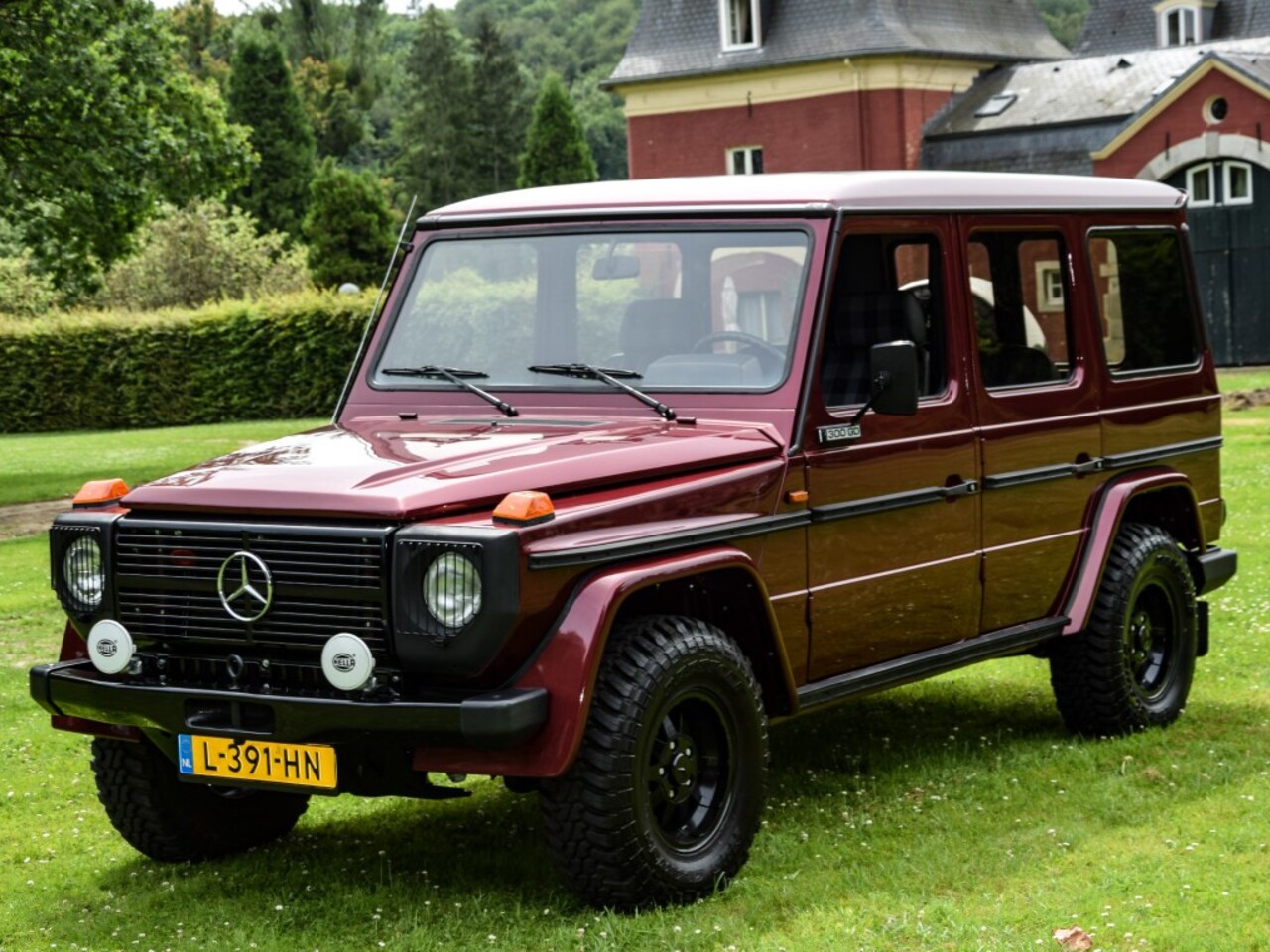 Mercedes-Benz G-klasse - 300 GD ST.WAGON Nieuwstaat! Compleet gerestaureerd - AutoWereld.nl