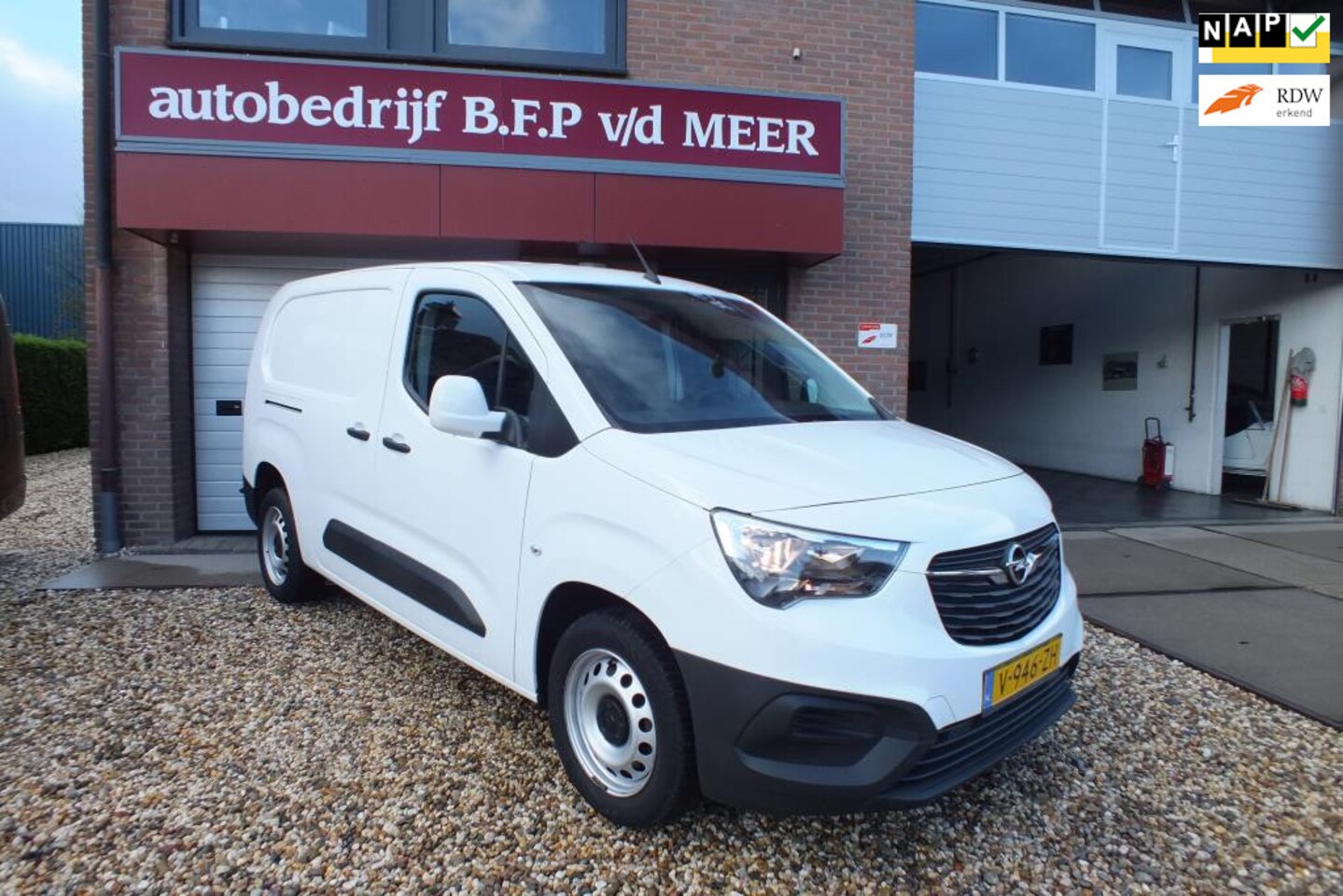 Opel Combo - 1.6D L2H1 Edition 1.6D L2H1 Edition - AutoWereld.nl