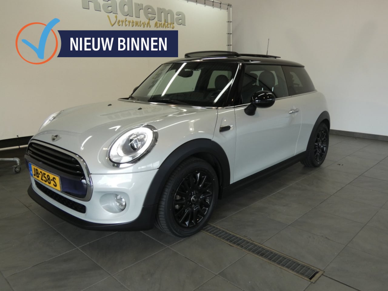 MINI Cooper - Mini 1.5 Panodak,head up Navi Sportstoelen - AutoWereld.nl