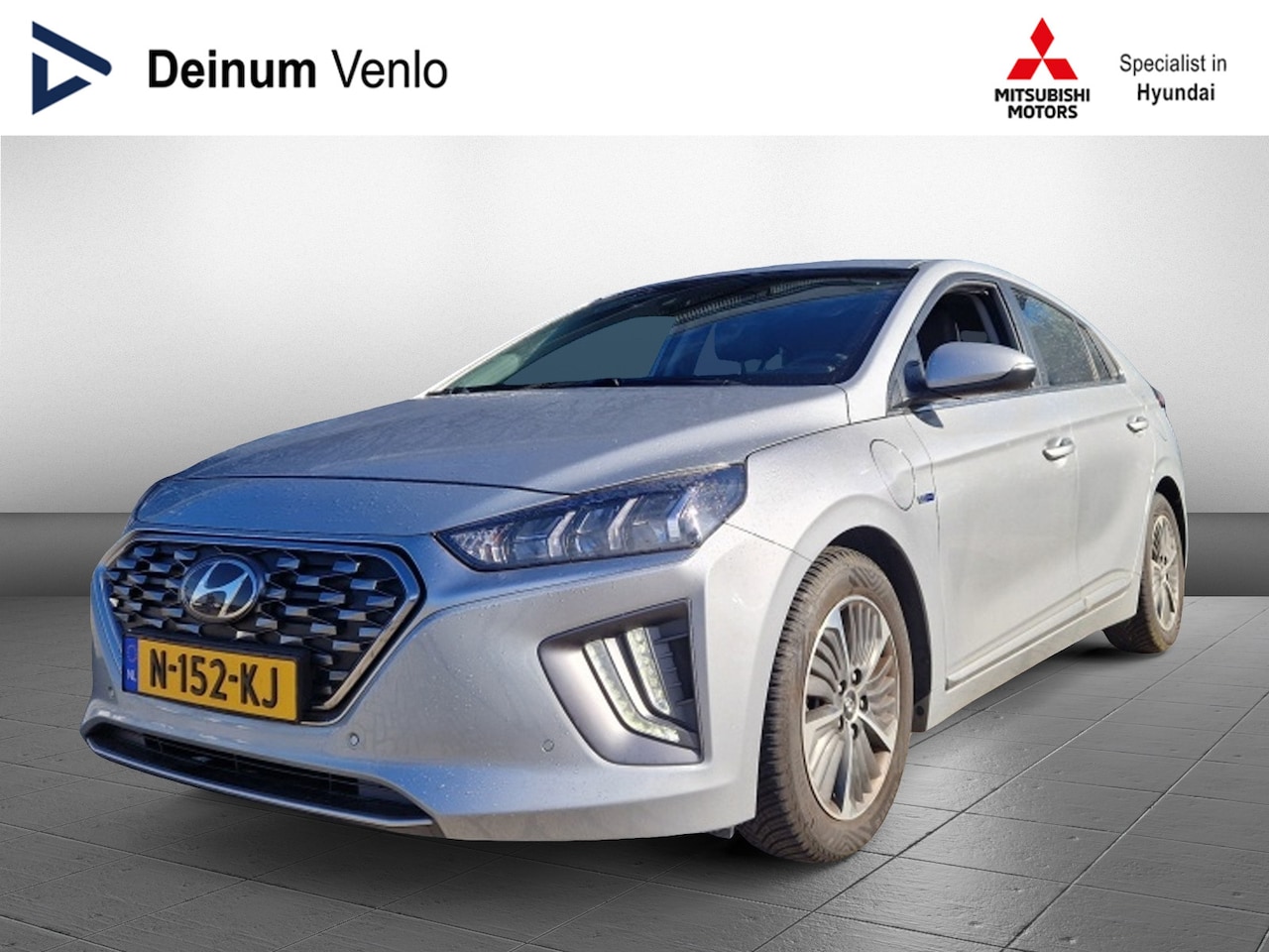 Hyundai IONIQ - 1.6 GDi PHEV Premium | All Season banden | Navigatie - AutoWereld.nl