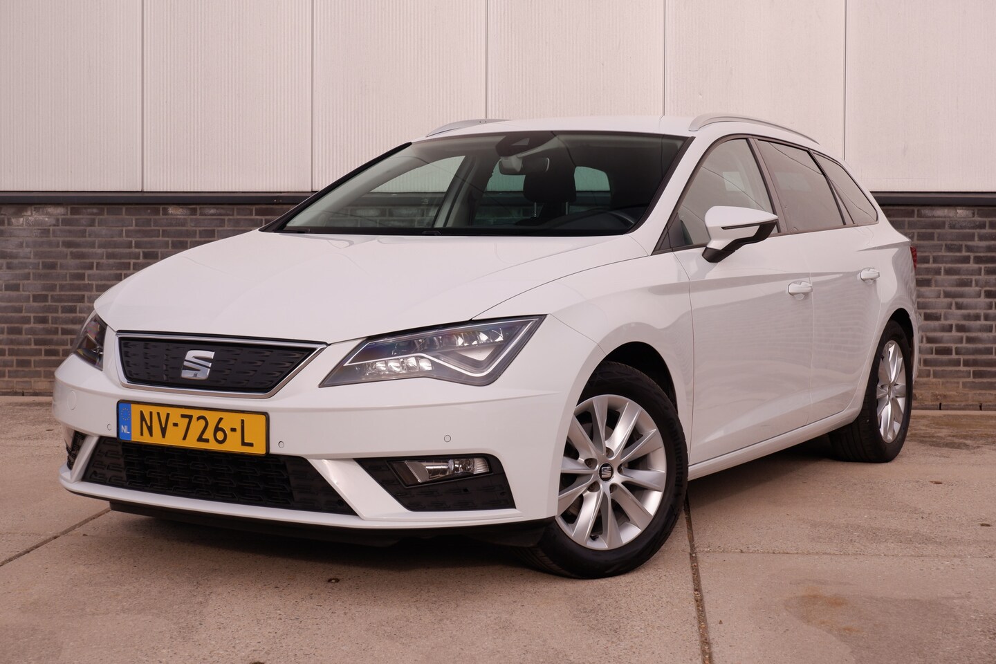 Seat Leon ST - 1.0 EcoTSI Style Business Intense | LED | Trekhaak | Navi | Carplay | ECC - AutoWereld.nl