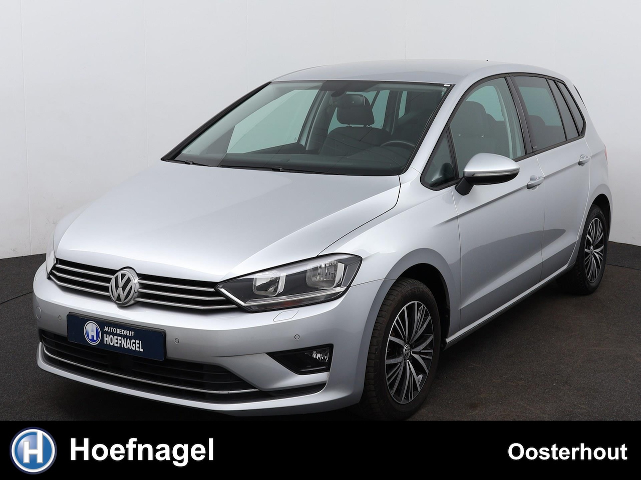 Volkswagen Golf Sportsvan - 1.2 TSI Easyline Navigatie | Stoelverwarming | Parkeersensoren - AutoWereld.nl