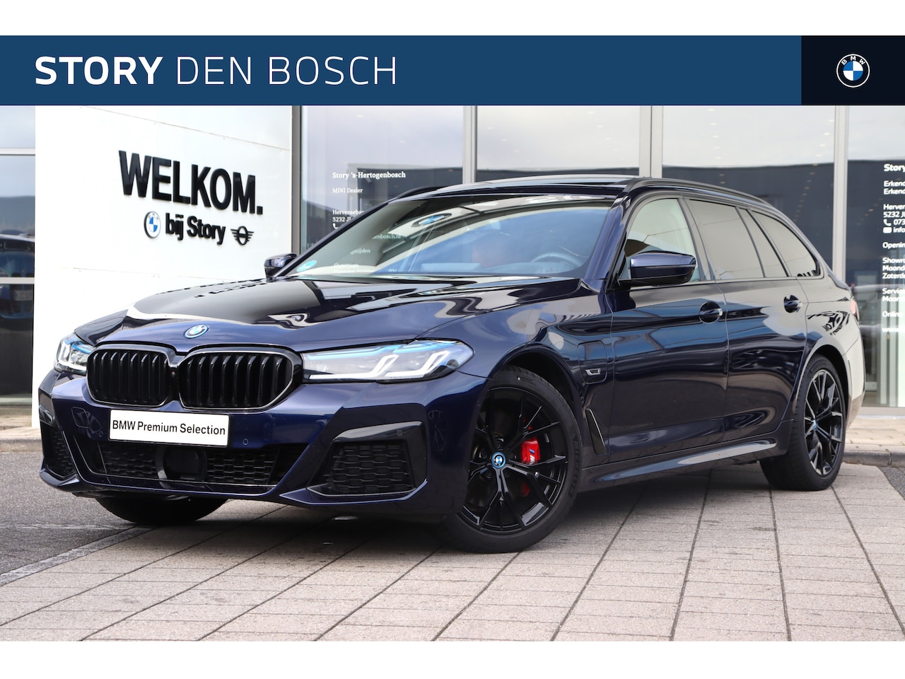 BMW 5-serie Touring - 530e xDrive High Executive M Sport Automaat / Panoramadak / Trekhaak / Laserlight / Sports - AutoWereld.nl