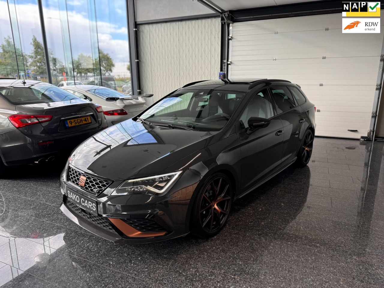 Seat Leon ST - 2.0 TSI 4DRIVE CUPRA R 2019 Pano Brembo Beats - AutoWereld.nl