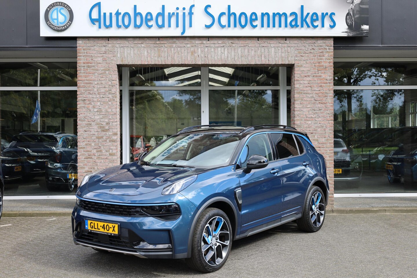 Lynk & Co 01 - 1.5 261PK! 6.6Kwh LADEN! 360-CAMERA PANO/SCHUIF INFINITY DAB NAVI CARPLAY STOELVERWARMING - AutoWereld.nl