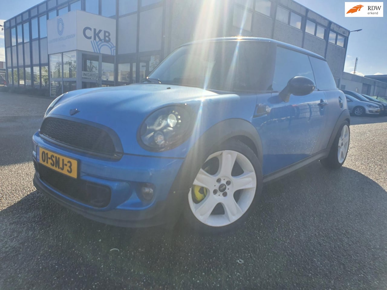 MINI One - Mini 1.6 Red Hot|BLIKVANGER|ENIGSTE IN NL|2011 - AutoWereld.nl