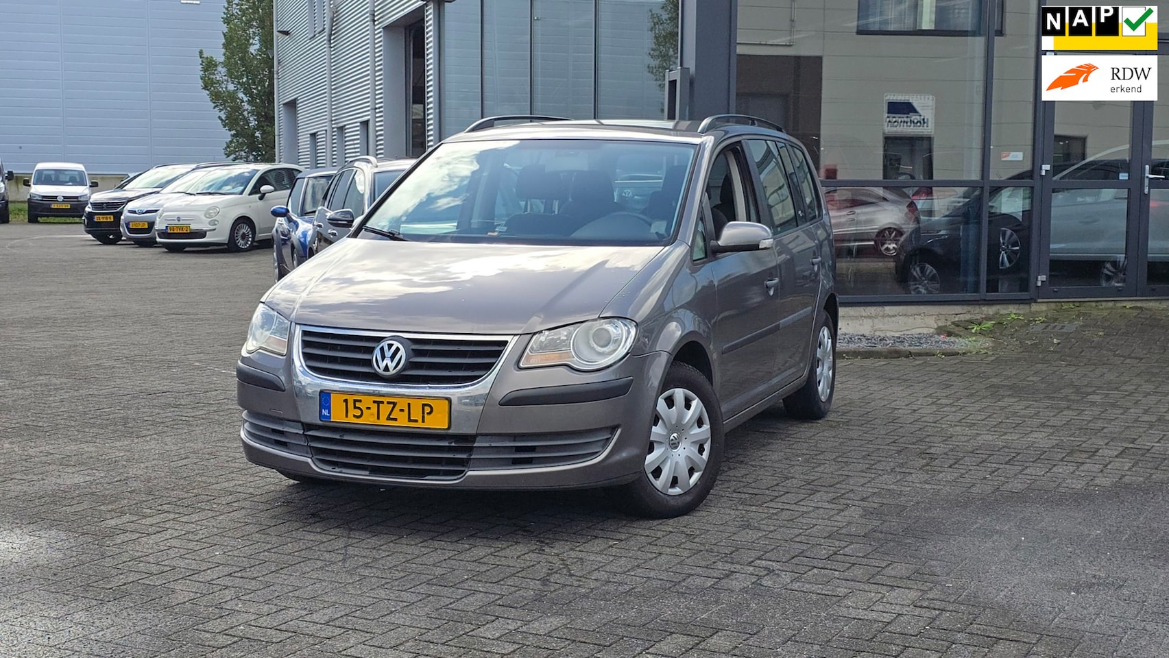 Volkswagen Touran - 1.6 Optive 1.6 Optive - AutoWereld.nl