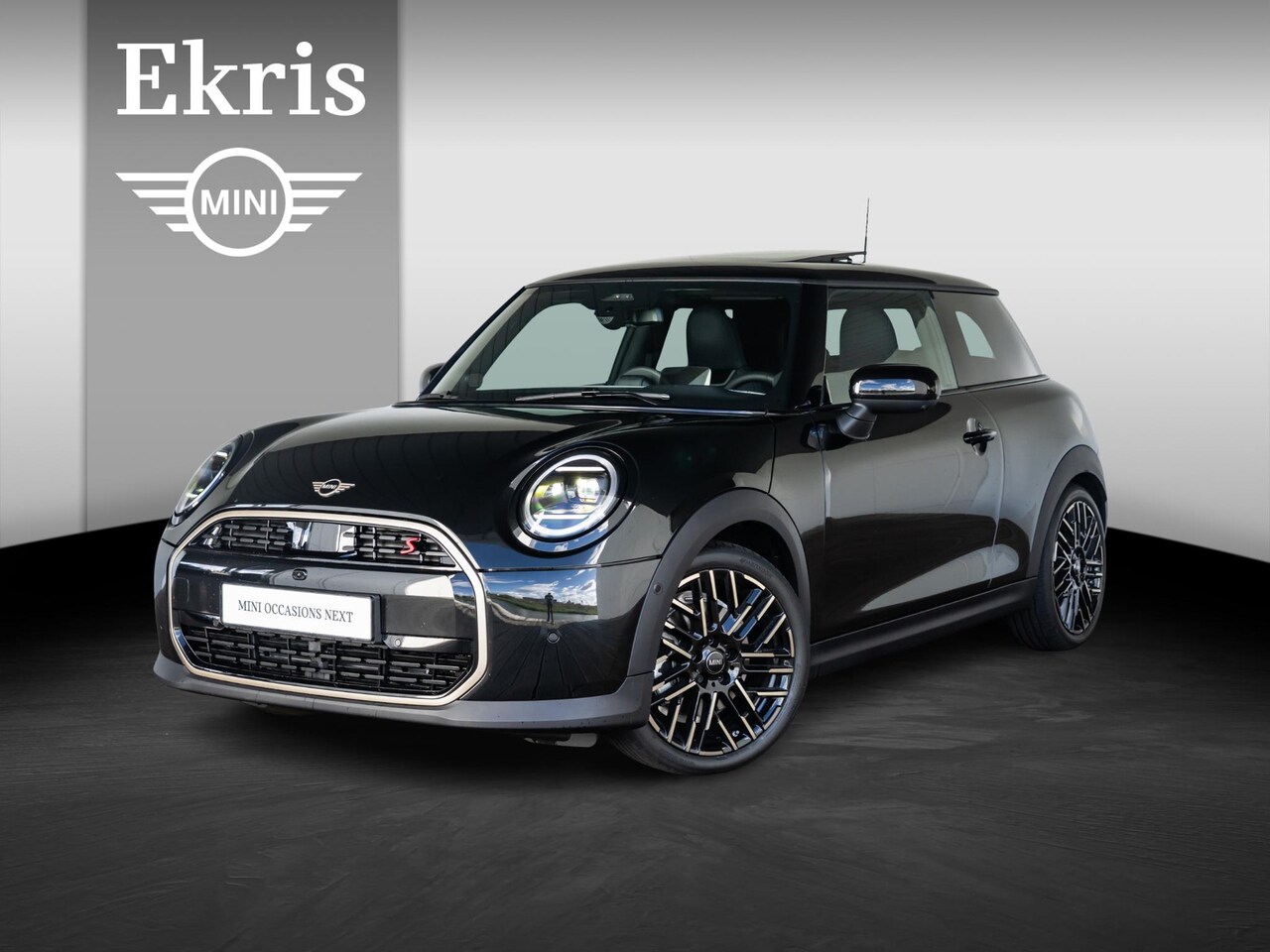 MINI Cooper S - Mini 2.0 John Cooper Works Favoured + XL-pakket - AutoWereld.nl