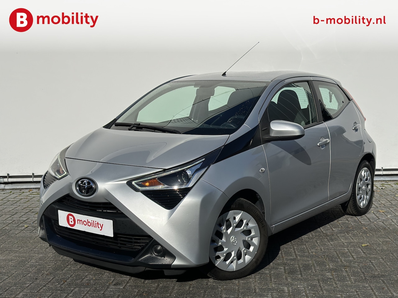 Toyota Aygo - 1.0 VVT-i x-play limited Apple CarPlay | Achteruitrijcamera | Cruise Control | Airco - AutoWereld.nl