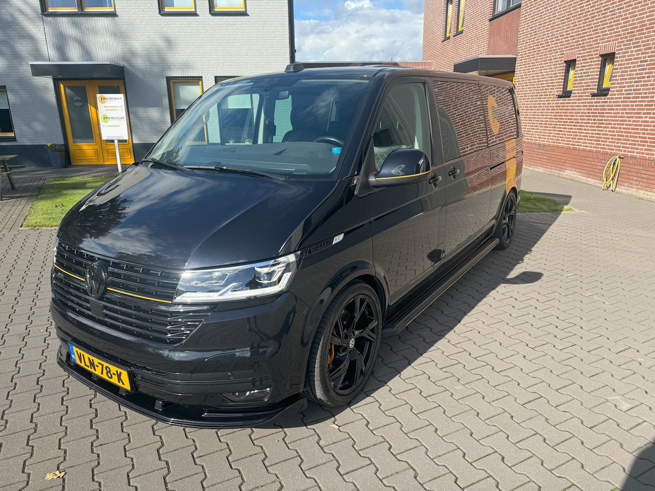 Volkswagen Transporter - 2.0 TDI L2H1 30 DC Highline - AutoWereld.nl