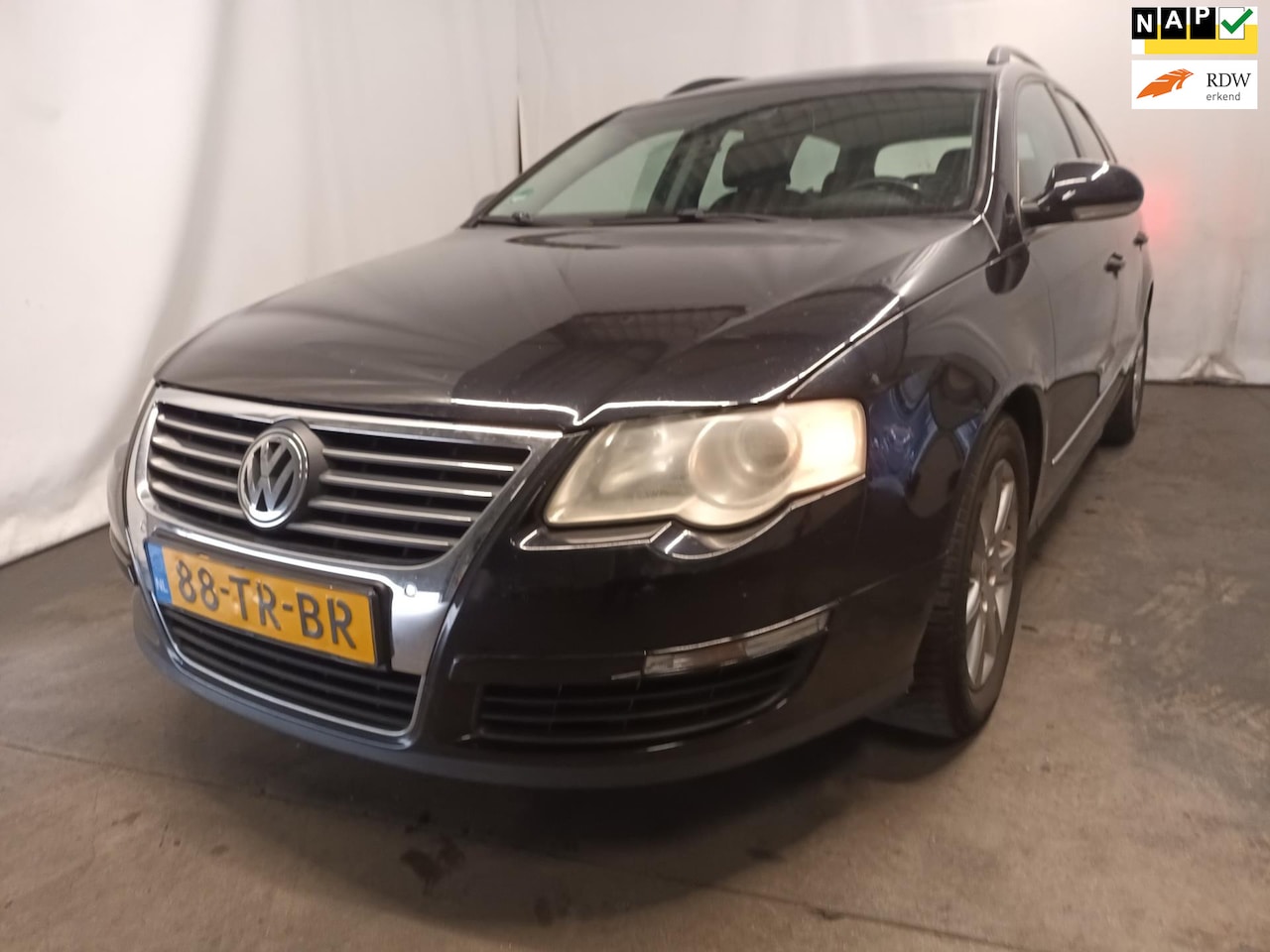 Volkswagen Passat Variant - 1.6 FSI Sportline Business - Airco - Cruise - Export - AutoWereld.nl