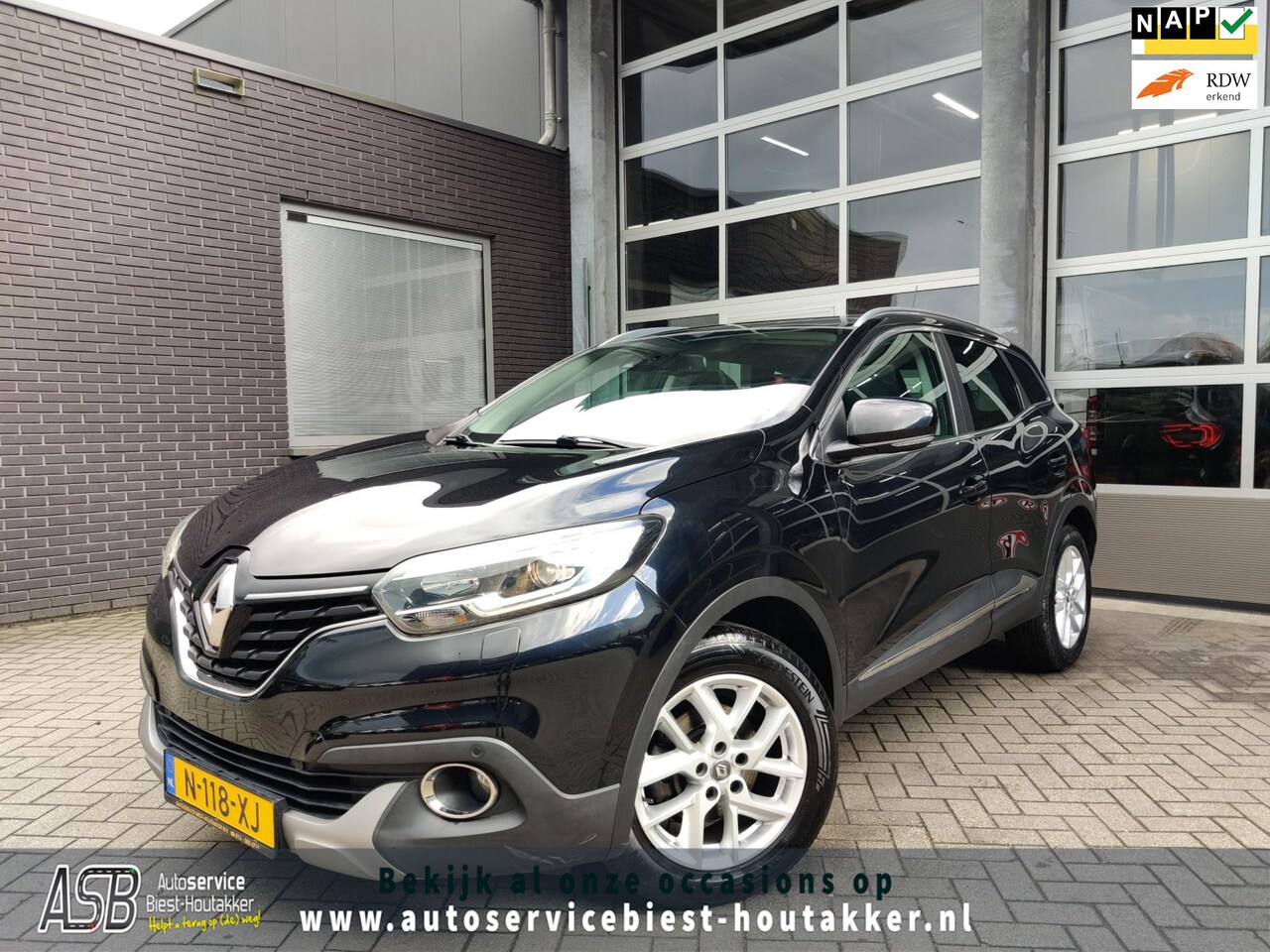 Renault Kadjar - 1.2 TCe Zen | R-Link | Trekhaak | Navigatie | Panorama | Keyless | Stoelverwarming | Senso - AutoWereld.nl