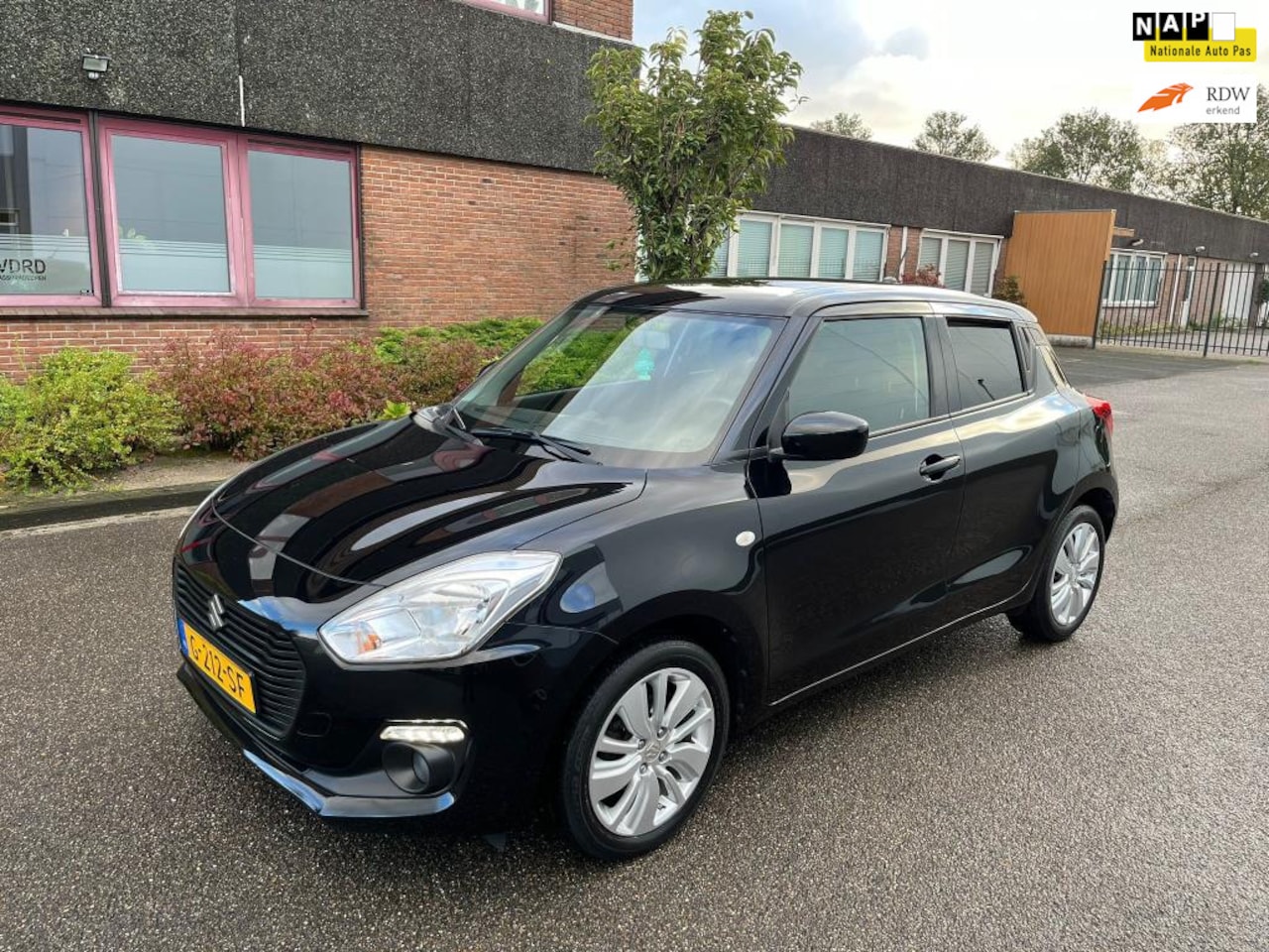 Suzuki Swift - 1.2 Select Airco Navi Dealerauto N.A.P Stoelv... - AutoWereld.nl