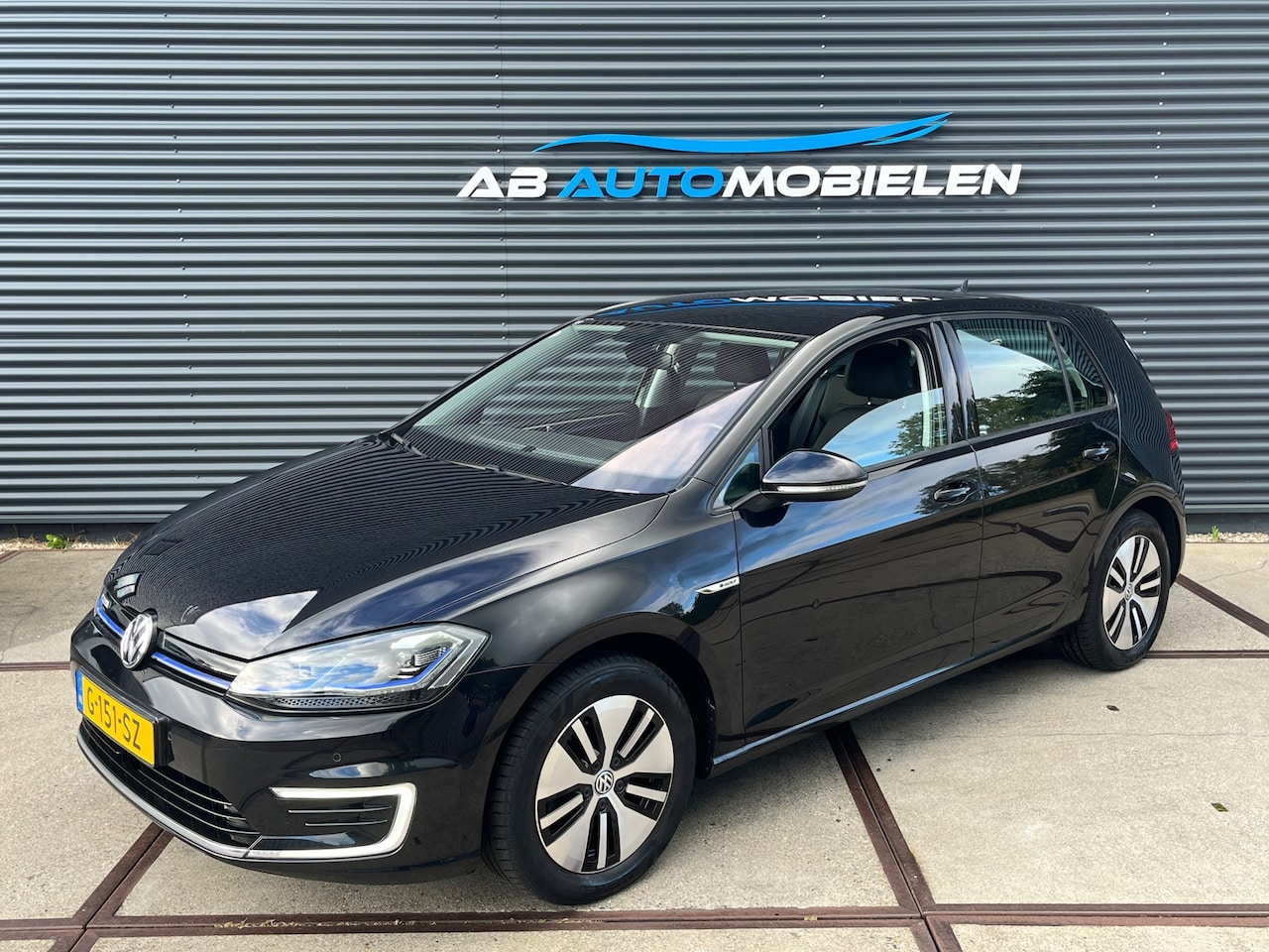 Volkswagen e-Golf - E-DITION PDC/ NAVI - AutoWereld.nl