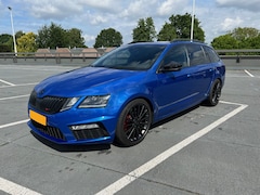 Skoda Octavia Combi - 2.0 TSI RS 245 Business Pano / ACC / Canton / afn. trekhaak / Stuur+stoel+bank verwarming / 220v+USB / TOPSTAAT!