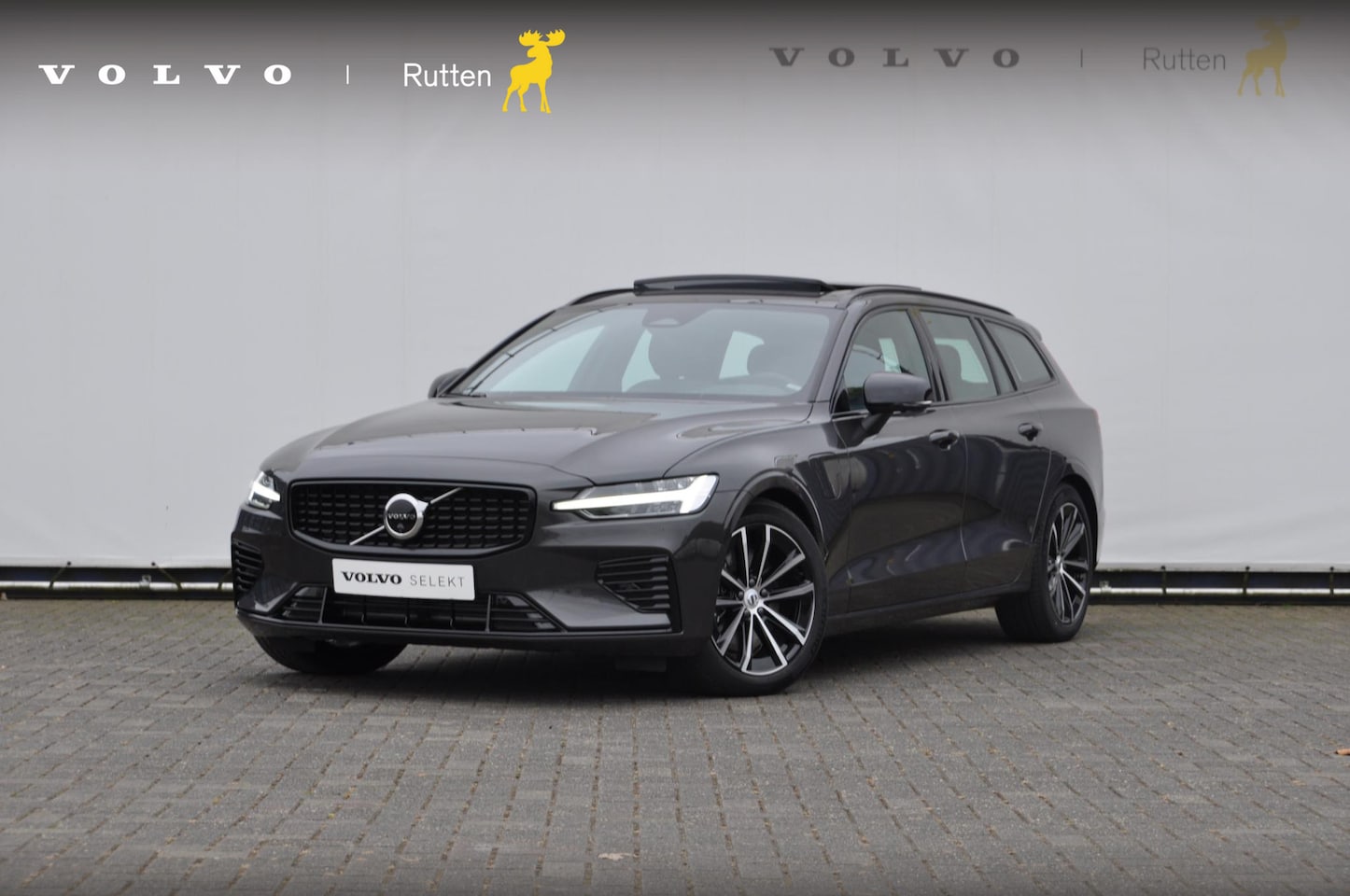 Volvo V60 - T6 350PK Automaat Recharge AWD Plus Dark /Long Range/ Semi-elektrische trekhaak / BLIS / E - AutoWereld.nl