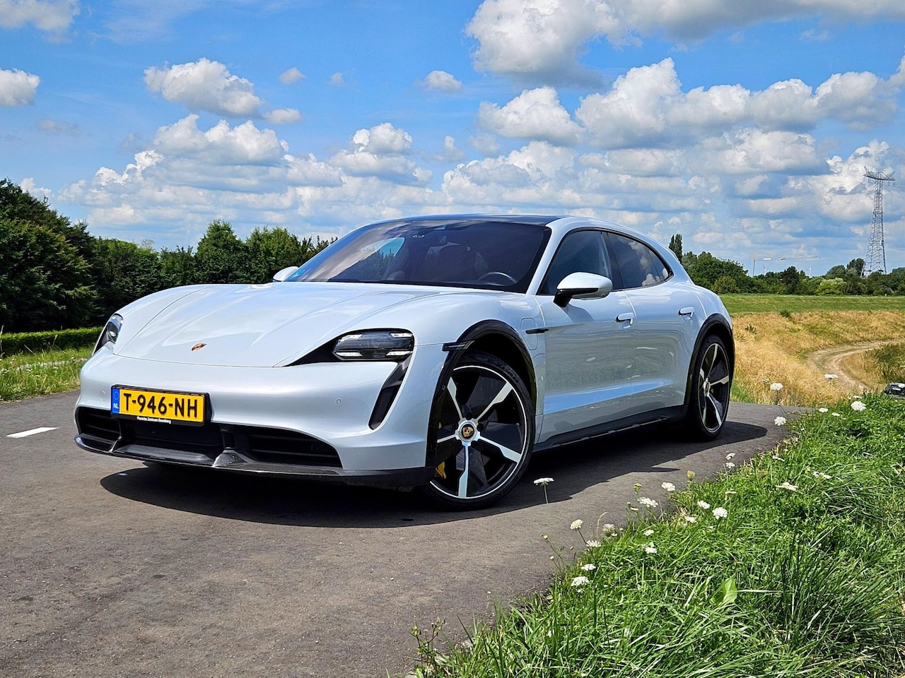 Porsche Taycan Cross Turismo - Turbo S | PCCB | Carbon Velgen - AutoWereld.nl