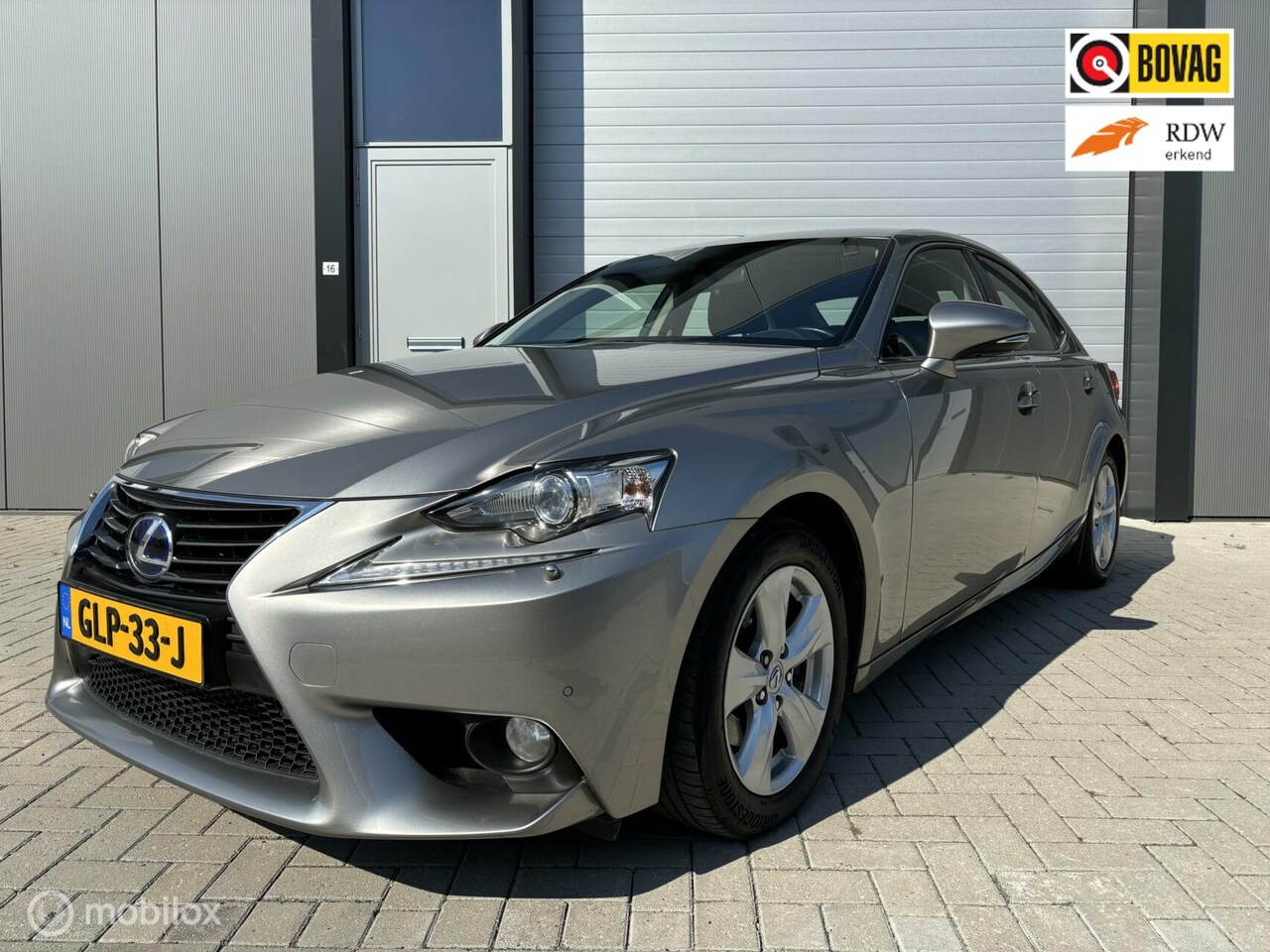 Lexus IS - 300h Business Line 300h Business Line, 1e eigenaar, trekhaak, DAB - AutoWereld.nl