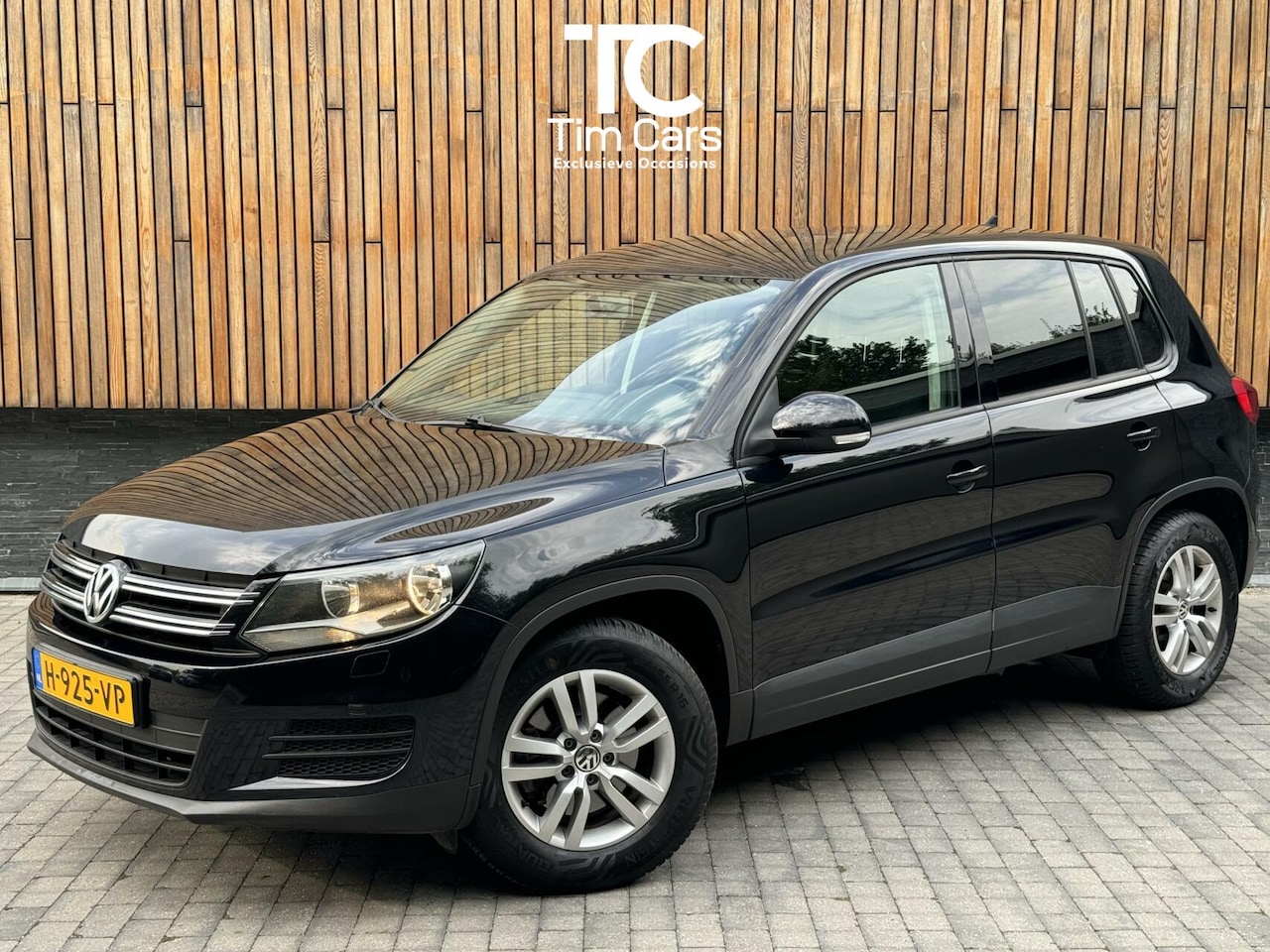 Volkswagen Tiguan - 1.4 TSI Easyline 122pk | Navi | Stoelverwarming | Trekhaak | Getint Glas | Parkeersensoren - AutoWereld.nl