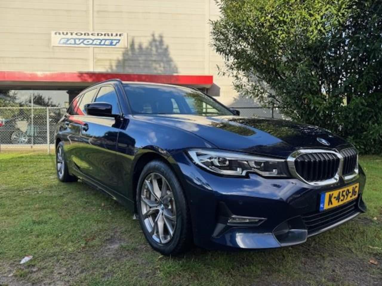 BMW 3-serie Touring - 330e eDRIVE SPORT EDITION/HUP/VIRTDASH/ACARPLAY/LEER/XENON/NAV - AutoWereld.nl