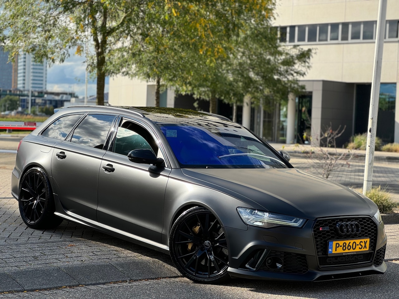 Audi RS6 - 4.0 TFSI 600PK+ V8 Quattro Akrapovic.2xPano.HUD.21' - AutoWereld.nl