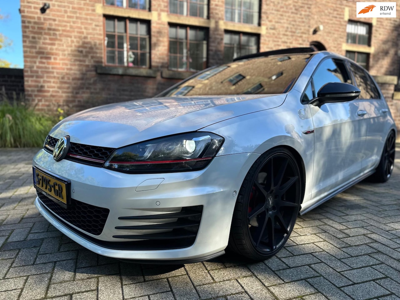 Volkswagen Golf - 2.0 TSI GTI DSG 5DRS 20INCH TOP STAAT - AutoWereld.nl