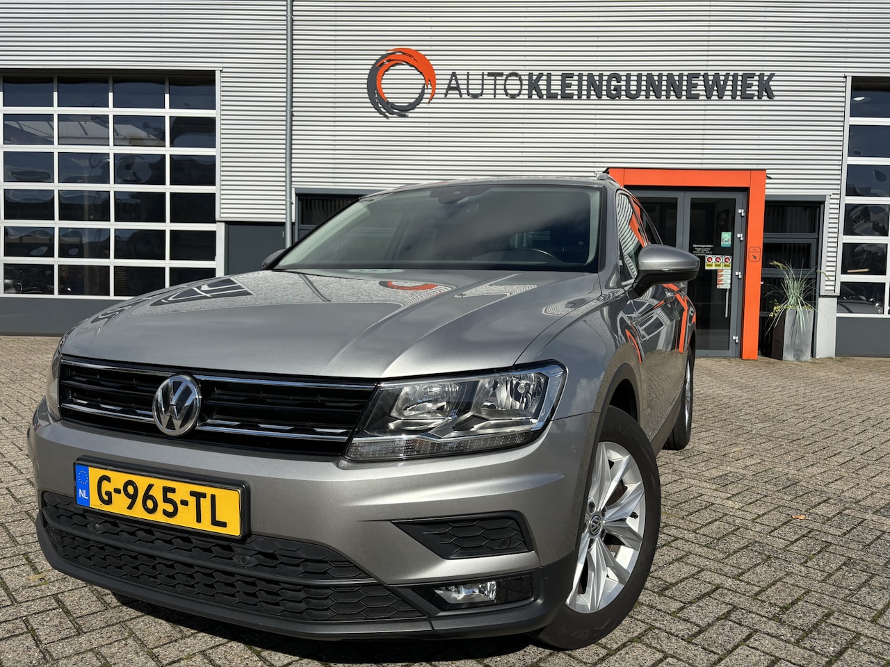 Volkswagen Tiguan - 1.5 TSI Comfortline Business NL-Auto 1e eigenaar / Keyless-Pakket / Apple/Android Carplay - AutoWereld.nl