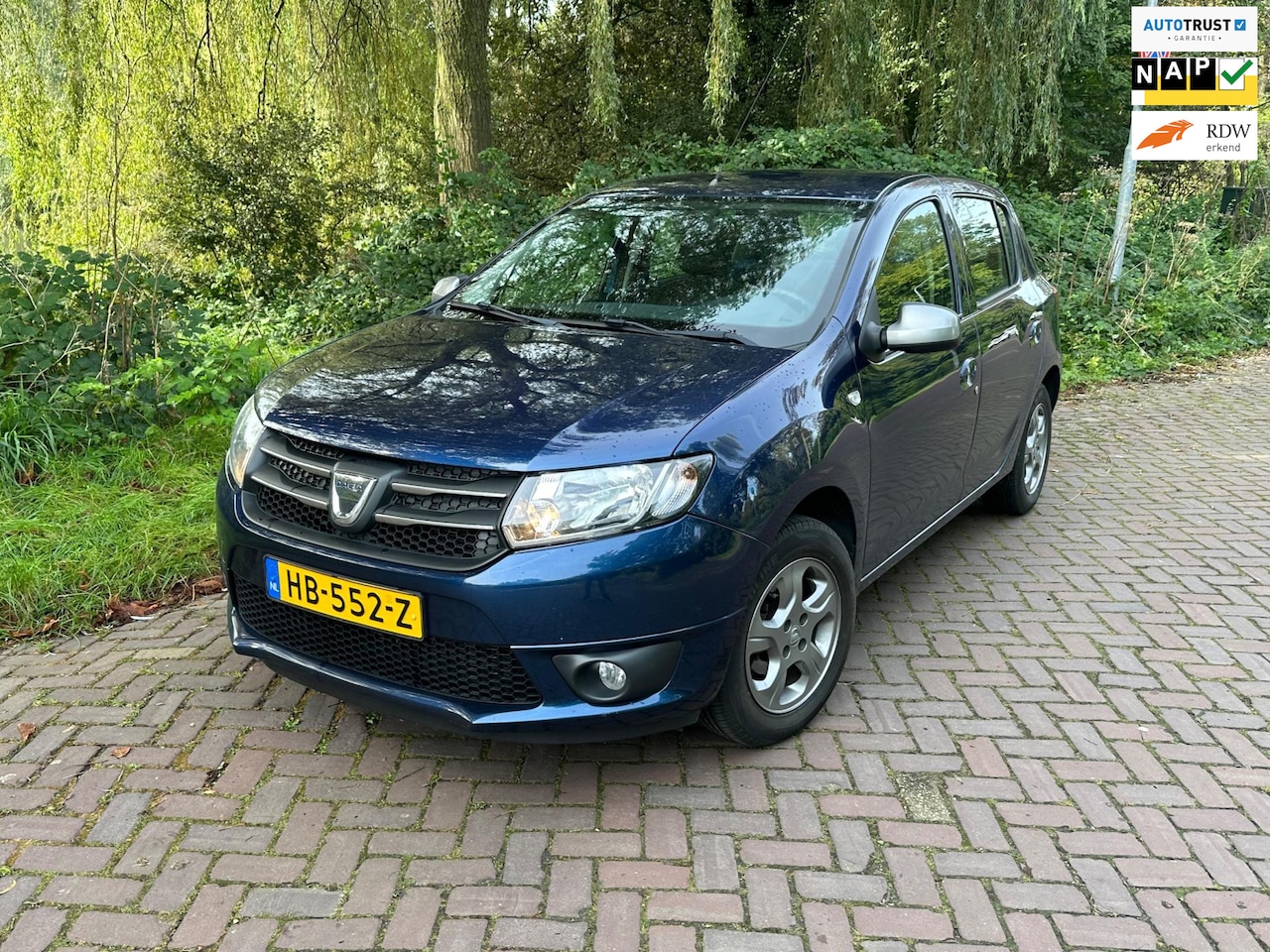 Dacia Sandero - 0.9 TCe 10th Anniversary 1 Eig. b.j.10-2015 127000 km airco,15"lm - AutoWereld.nl