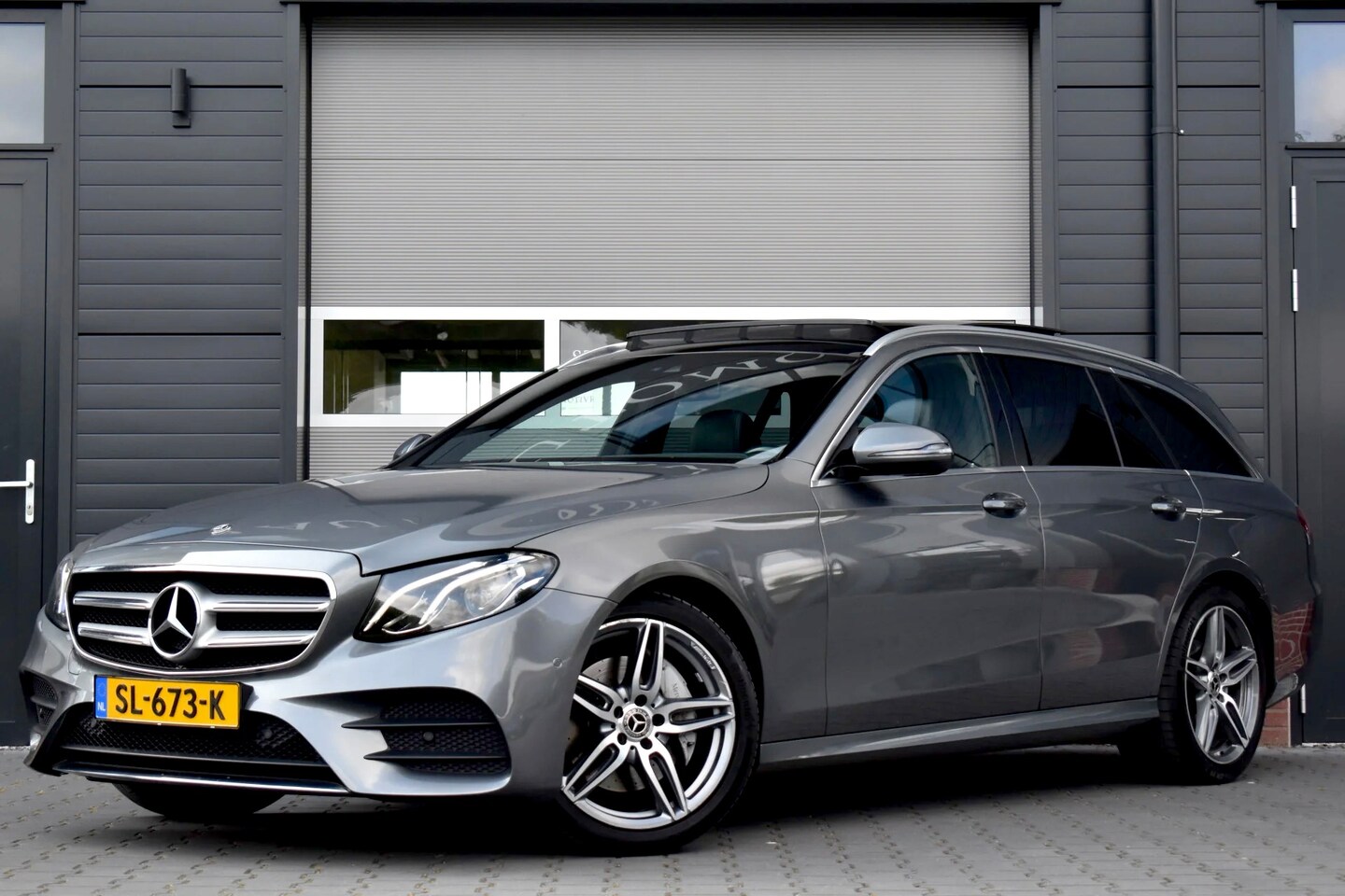 Mercedes-Benz E-klasse Estate - 200 AMG Line | Panoramadak | Widescreen Cockpit | Sfeerverlichting | Trekhaak Wegkl. | Car - AutoWereld.nl