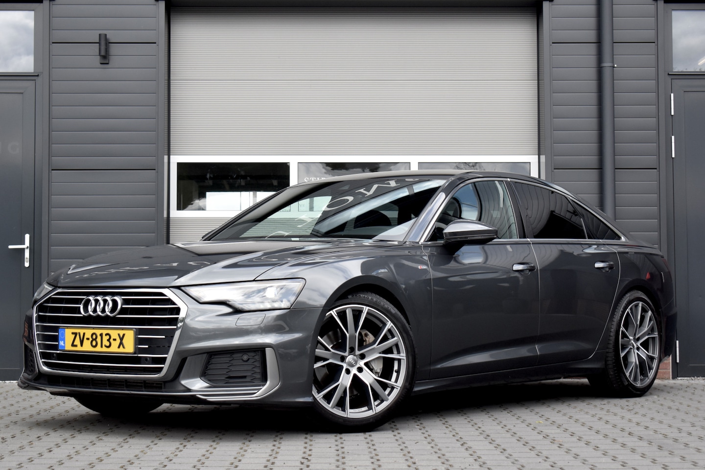 Audi A6 Limousine - 45 TFSI S Line Edition | Trekhaak wegklapbaar | Camera | 20" Velgen | Memory Seats | Stoel - AutoWereld.nl