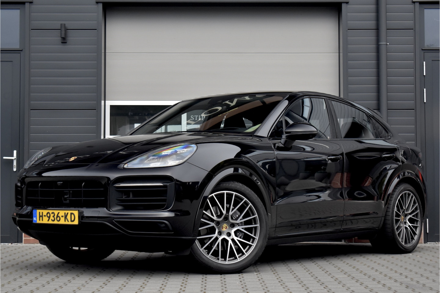 Porsche Cayenne Coupé - 3.0 E-Hybrid 462pk | Trekhaak elektr. | Sportuitlaat | ACC | Nachtzicht | Panoramadak | St - AutoWereld.nl