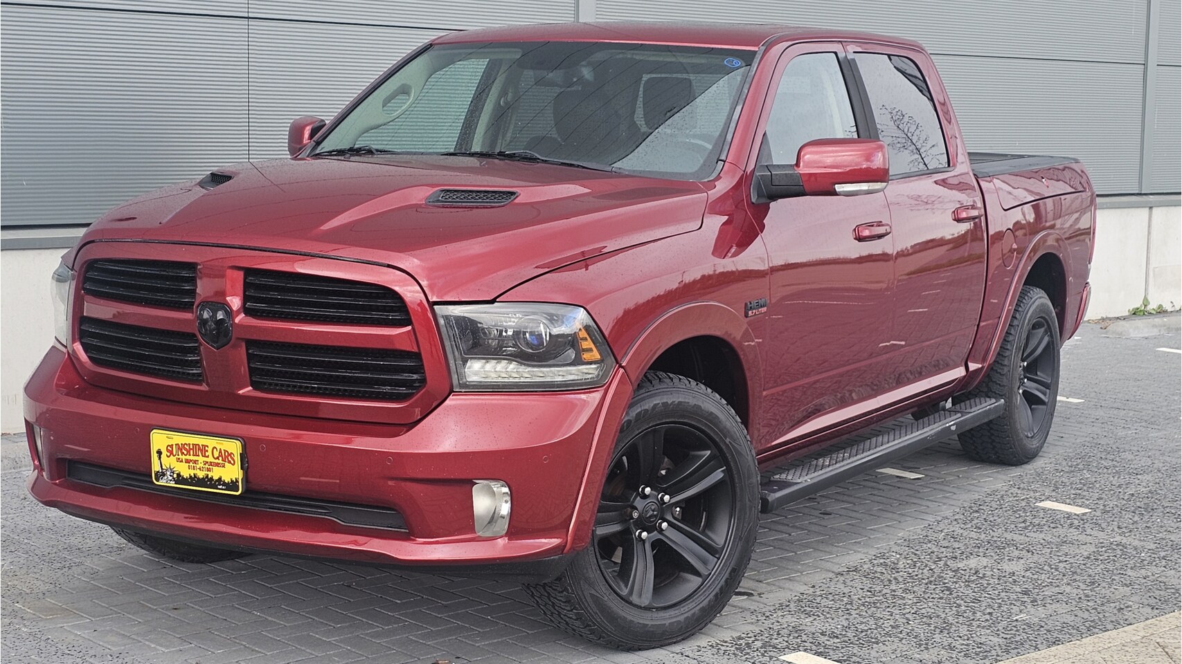 Dodge Ram 1500 - SPORT RAMBOX 4X4 CREW CAB. 5,7LTR V8 AUT. NIGHT EDITION MARGE!! - AutoWereld.nl