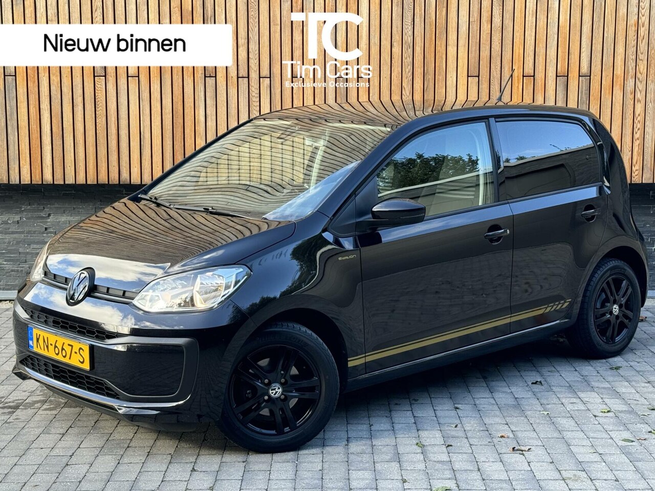 Volkswagen Up! - 1.0 BMT move up! Edition | Achteruitrijcamera | Parkeersensoren achter | Multifunctioneel - AutoWereld.nl