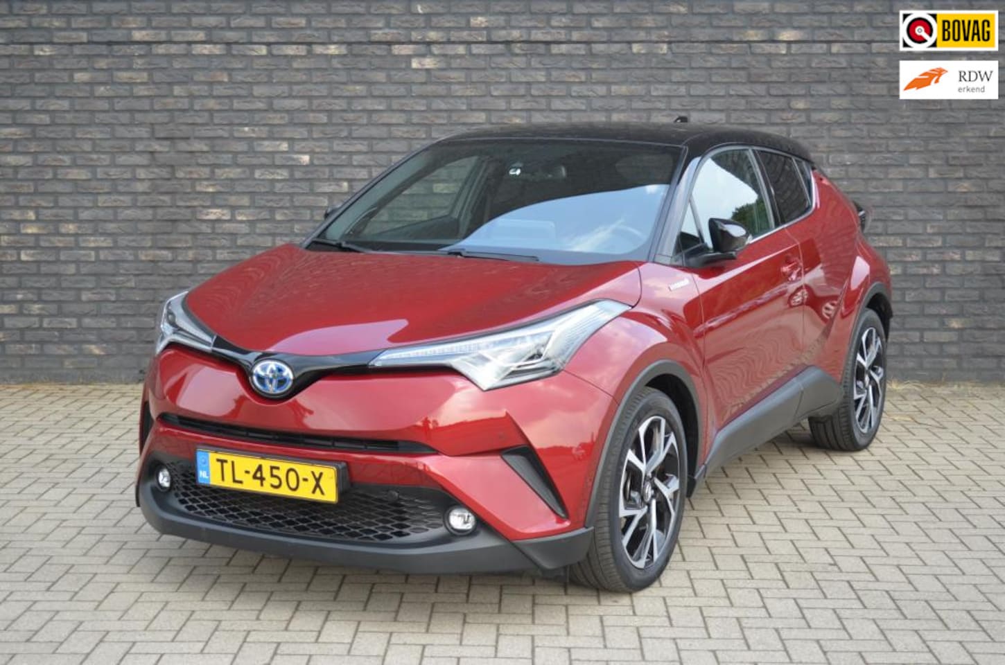 Toyota C-HR - 1.8 Hybrid Style | Achteruitrijcamera | Stoelverwarming | Stuurwielverwarming | Navigatie - AutoWereld.nl