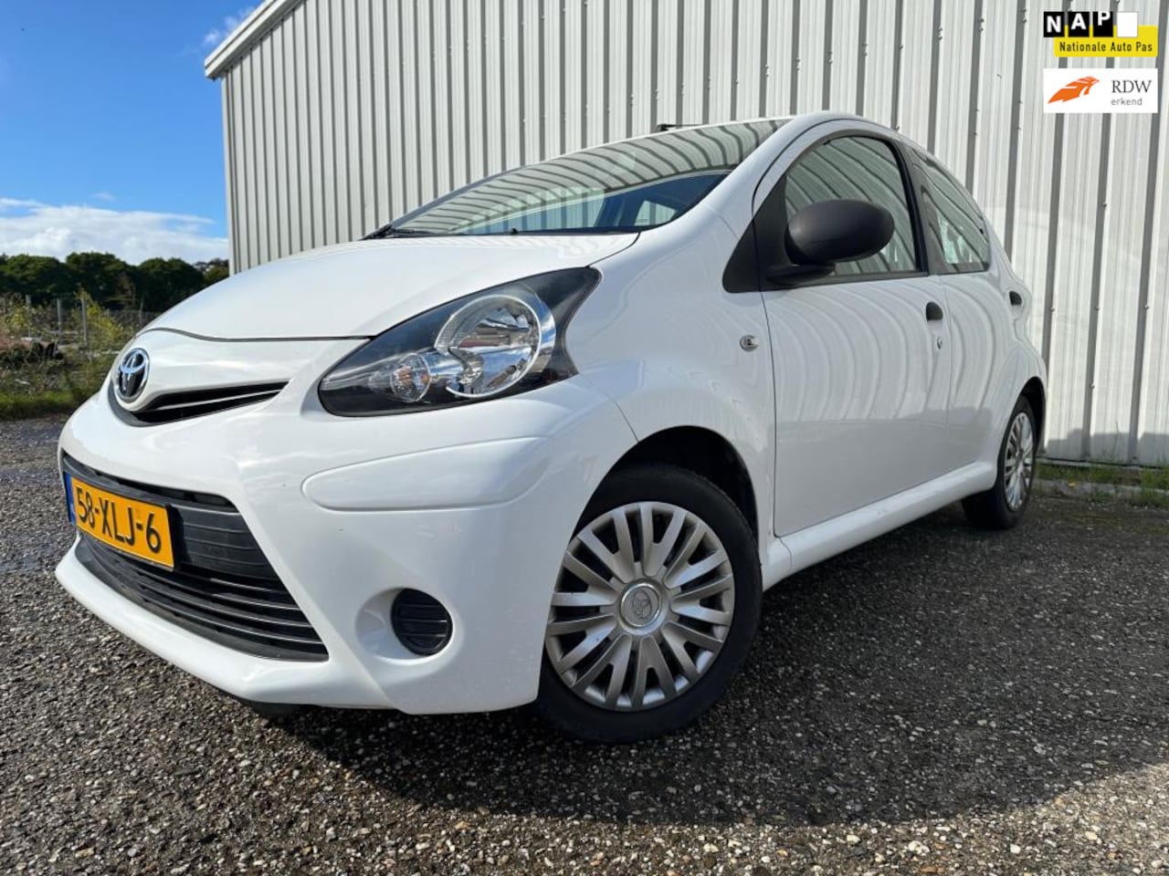 Toyota Aygo - 1.0 VVT-i 5-DEURS AIRCO EL RAM NAP APK DEALER OH - AutoWereld.nl